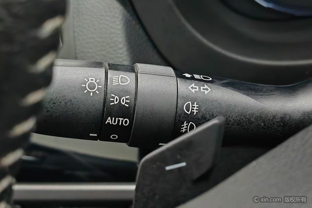 Subaru FORESTER 2016 2.5i — фото 15