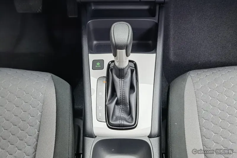 Honda Fit — фото 10