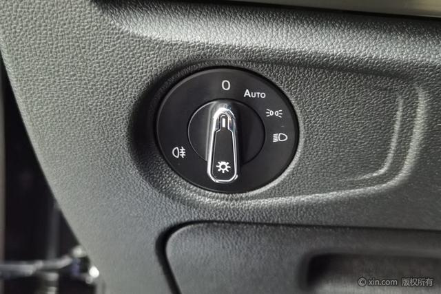 Volkswagen Passat PHEV id 3816623 из Китая 9