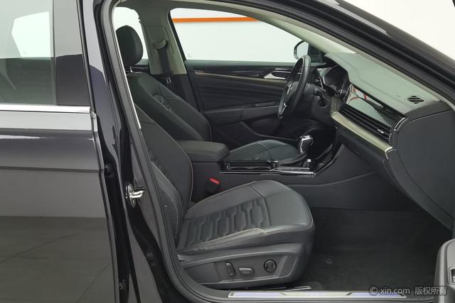 Volkswagen Passat PHEV id 3816623 из Китая 11