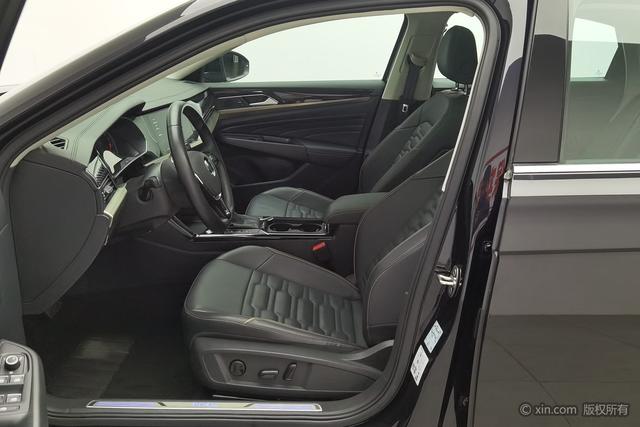 Volkswagen Passat PHEV id 3816623 из Китая 15