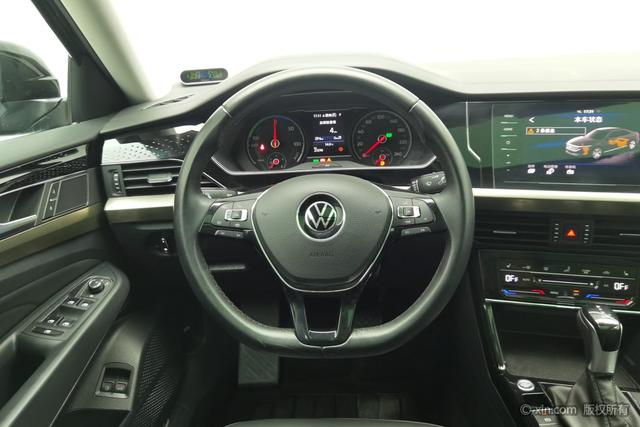 Volkswagen Passat PHEV id 3816623 из Китая 17