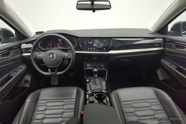 Volkswagen Passat PHEV id 3816623 из Китая 20