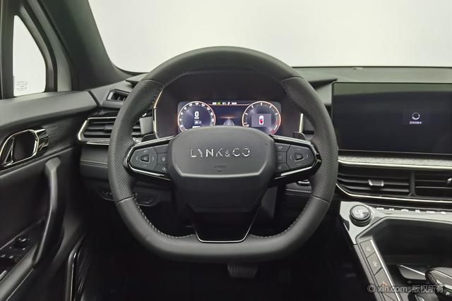 Lynk & Co 06 2023 Remix 1.5 T Pro — фото 14