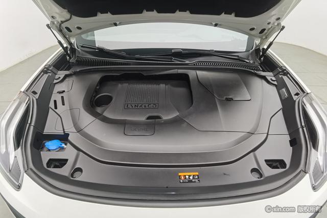 Lynk & Co 06 2023 Remix 1.5 T Pro — фото 5