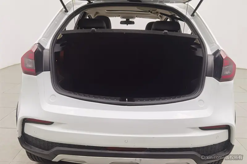 Geely Vision X 3 1.5 L CVT Premium — фото 19