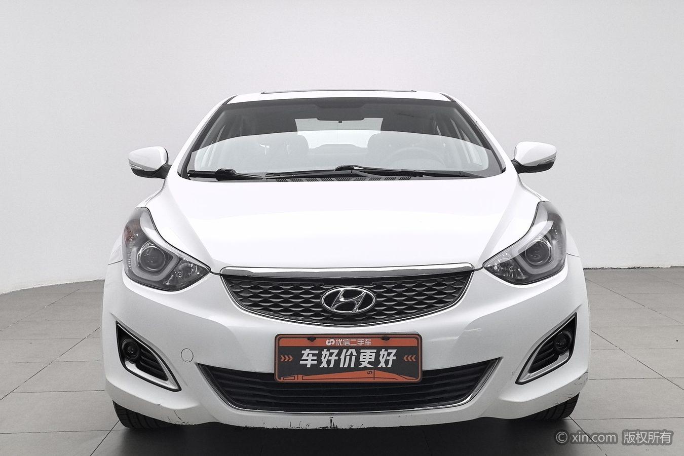 Hyundai Elantra 2016 1.6L MT Luxury