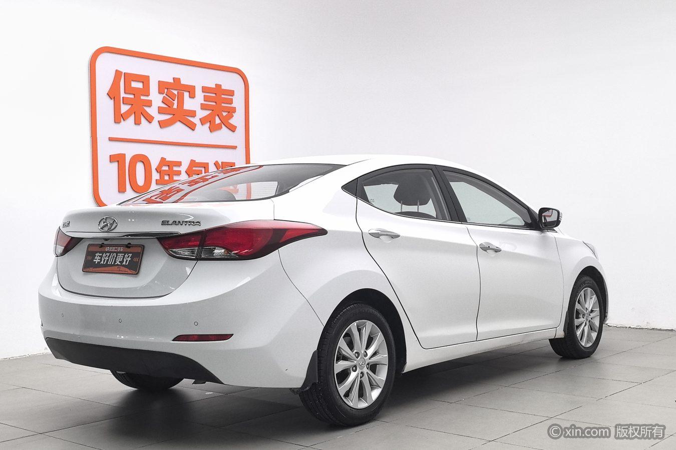 Hyundai Elantra 2016 1.6L MT Luxury