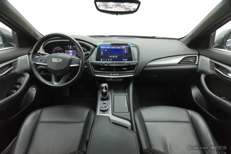 Cadillac CT5 — фото 8