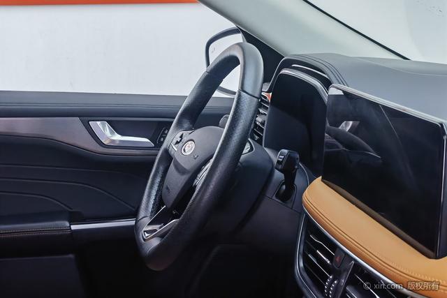 Ford Escape 2019 Eco Boost 245 4 WD — фото 8