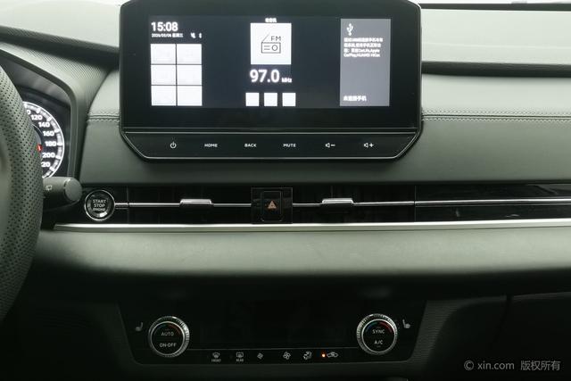 Mitsubishi Outlander 2023 1.5 T CVT 4 WD 7 — фото 14