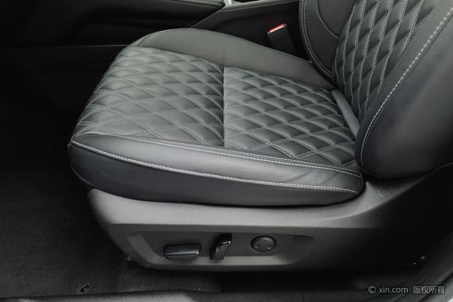 Mitsubishi Outlander 2023 1.5 T CVT 4 WD 7 — фото 19