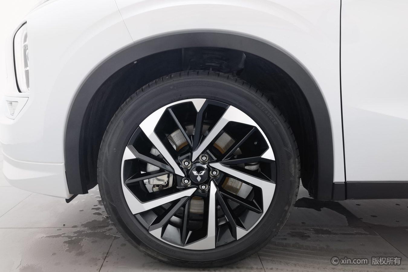 Mitsubishi Outlander 2023 1.5T CVT 7 мест
