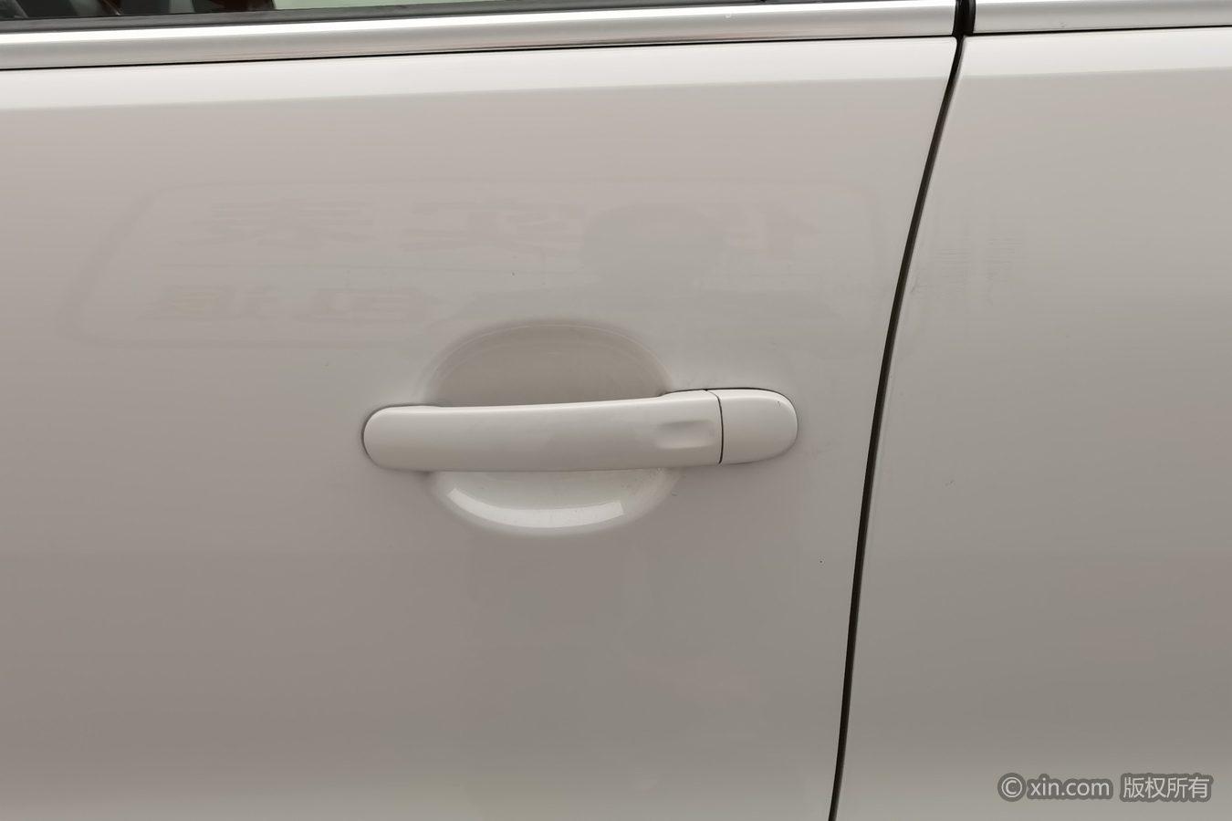 Volkswagen Tiguan 2015 2.0TSI AT Luxury