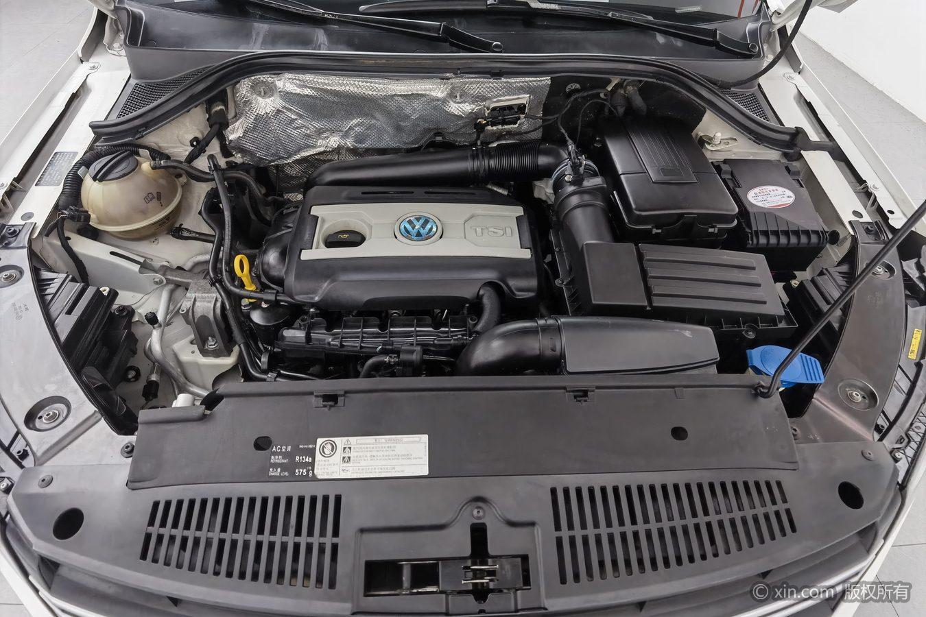 Volkswagen Tiguan 2015 2.0TSI AT Luxury