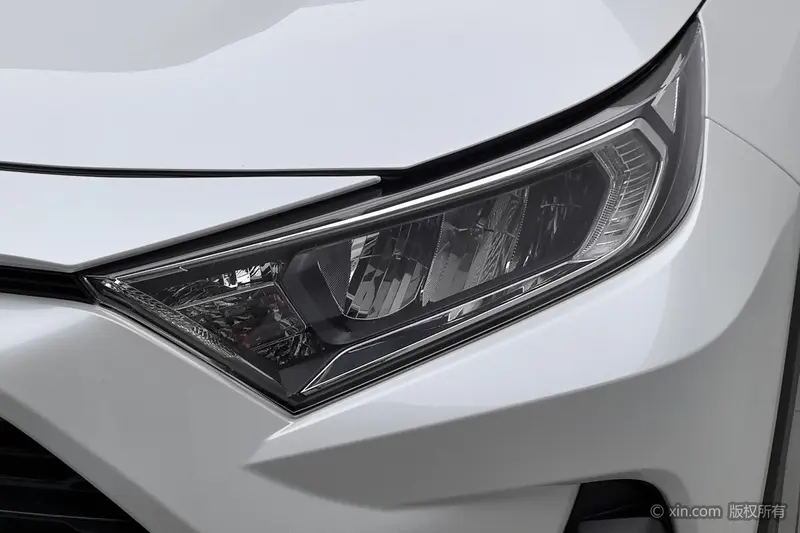 Toyota RAV4 — фото 5
