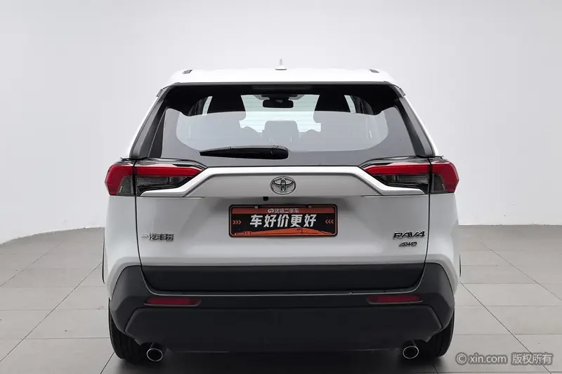 Toyota RAV4 — фото 3