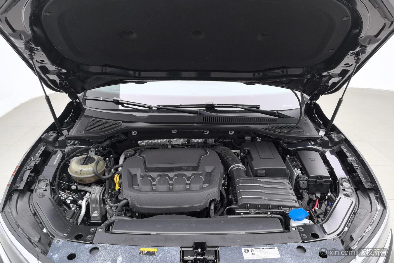 Volkswagen Passat 2024 380TSI Luxury