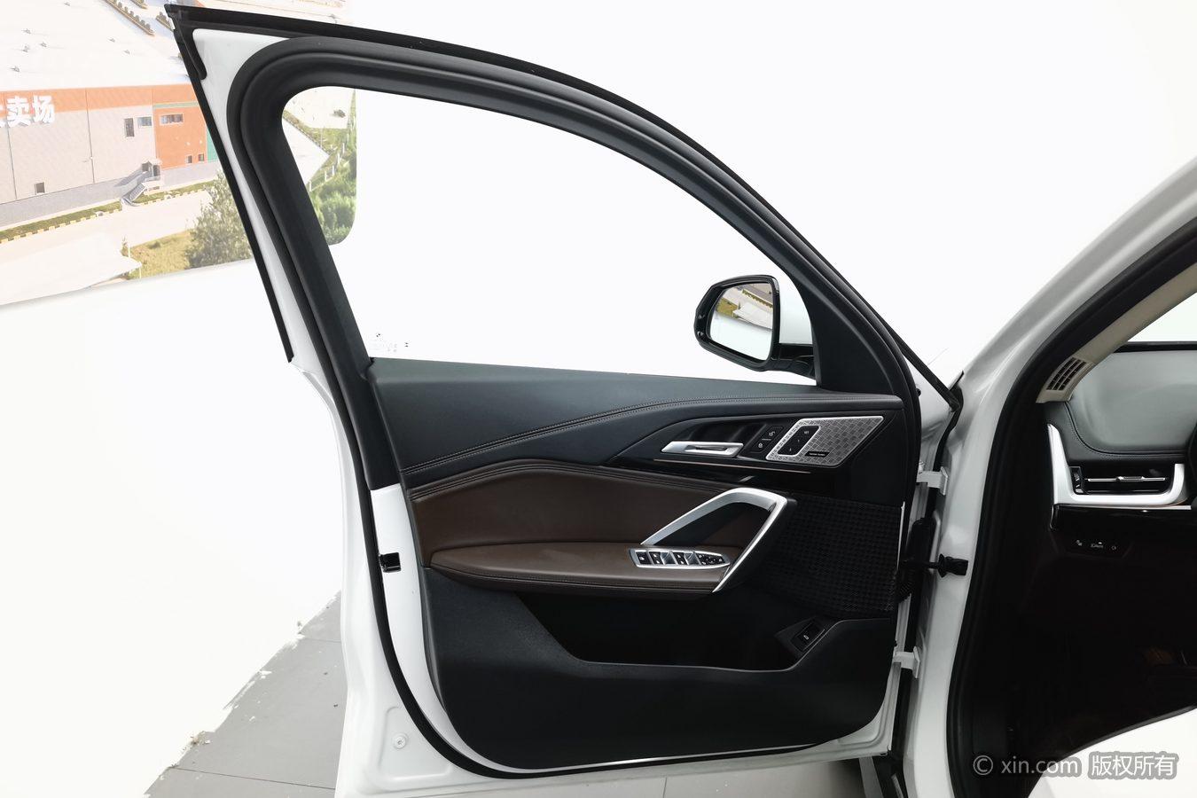 BMW X1 id 4510849 из Китая 10