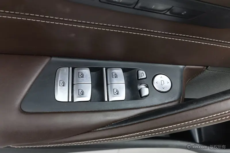BMW 5 Series — фото 16