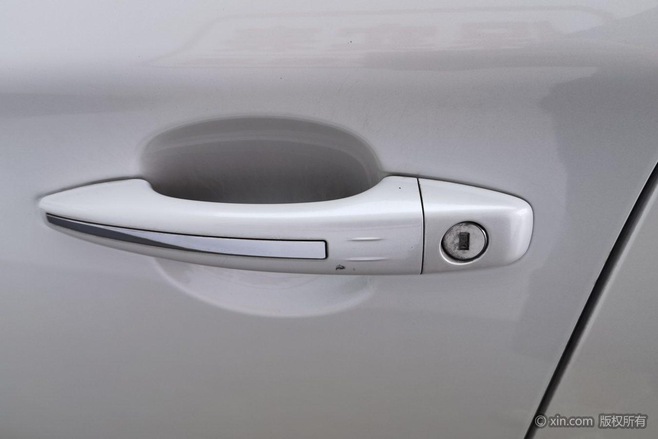 Citroen C4L 2014 1.6THP AT