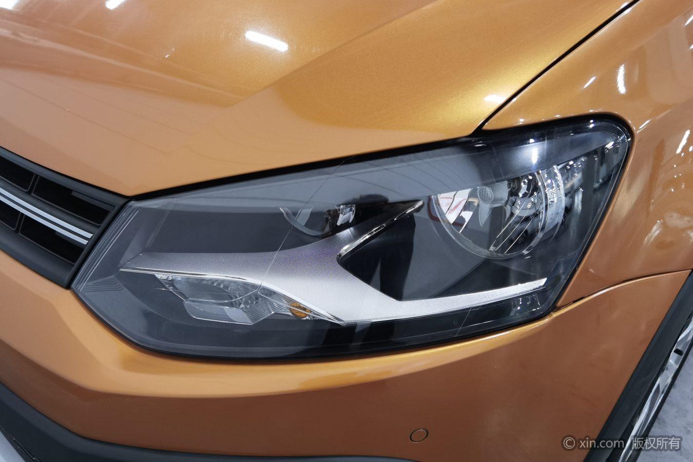 Volkswagen Polo 2016 1.6L Cross Polo AT