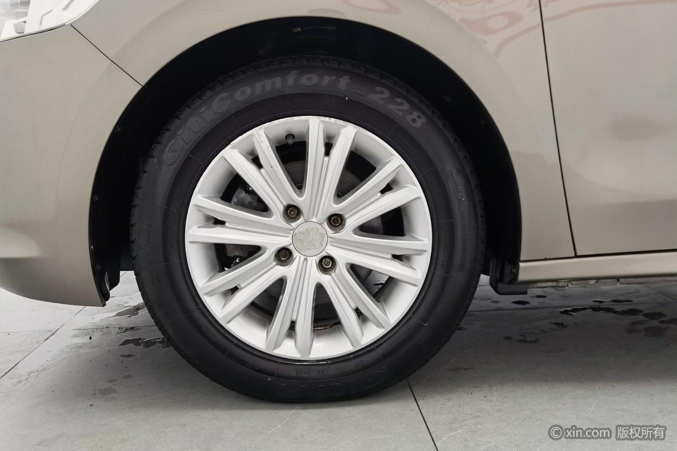 Peugeot 301 2014 1.6L MT Comfort