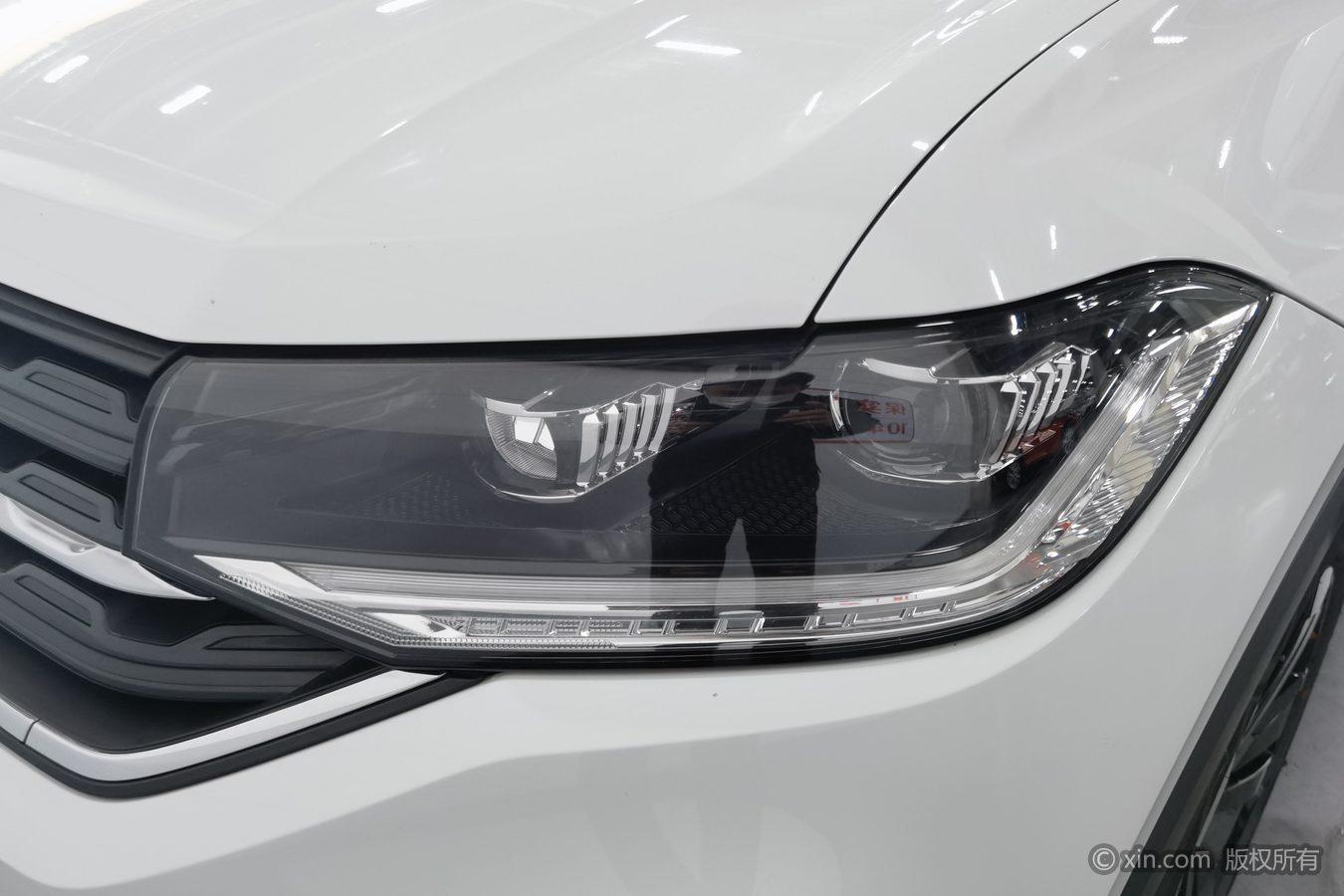 Volkswagen Tacqua 2021 1.5L AT Smart Connect