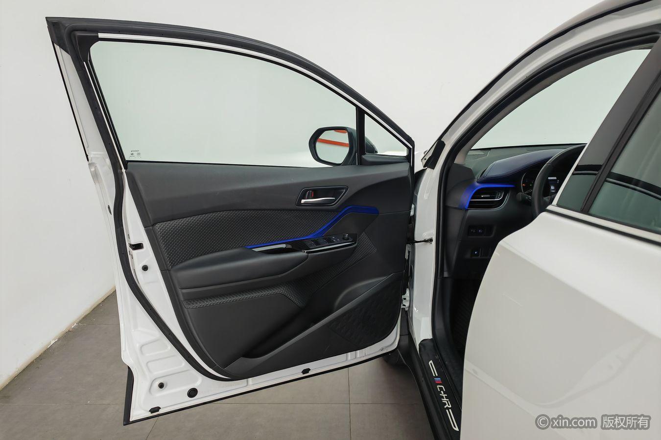 Toyota C-HR id 4439873 из Китая 8