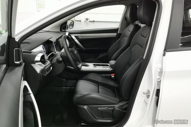 Geely Coolray 2025 1.5 L CVT — фото 17