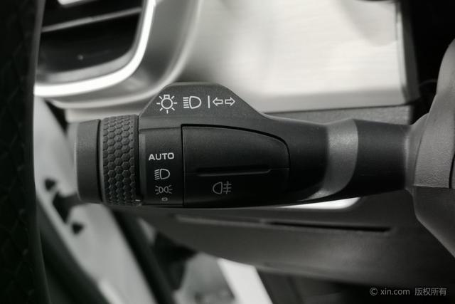Geely Coolray 2025 1.5 L CVT — фото 16