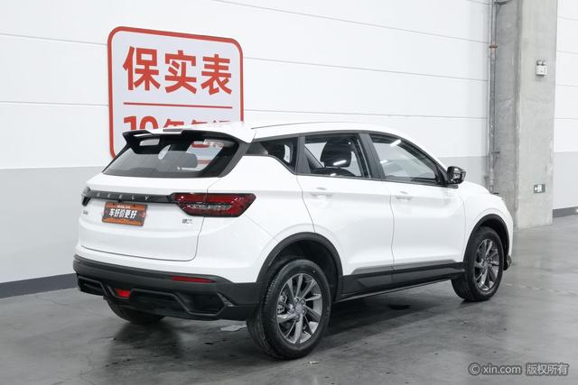 Geely Coolray 2025 1.5 L CVT — фото 4