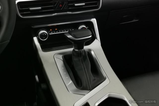 Geely Coolray 2025 1.5 L CVT — фото 15