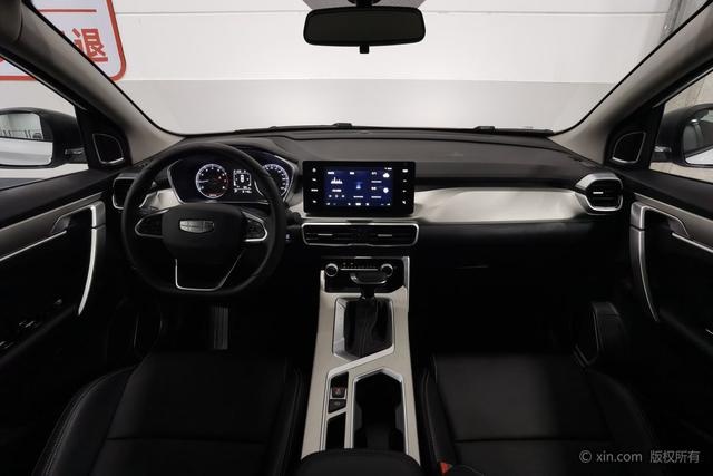 Geely Coolray 2025 1.5 L CVT — фото 12