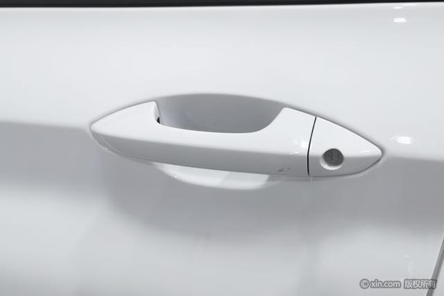 Geely Coolray 2025 1.5 L CVT — фото 9