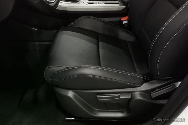 Geely Coolray 2025 1.5 L CVT — фото 18