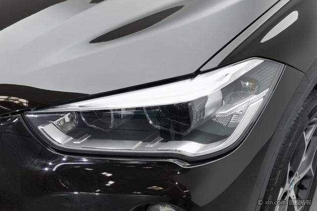 BMW X1 2019 s Drive 18 Li — фото 7