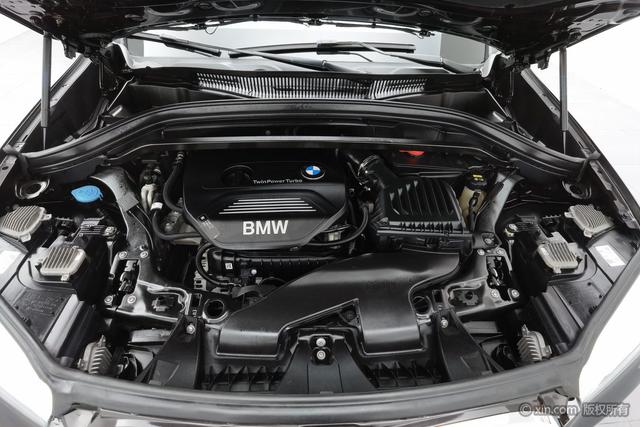 BMW X1 2019 s Drive 18 Li — фото 5