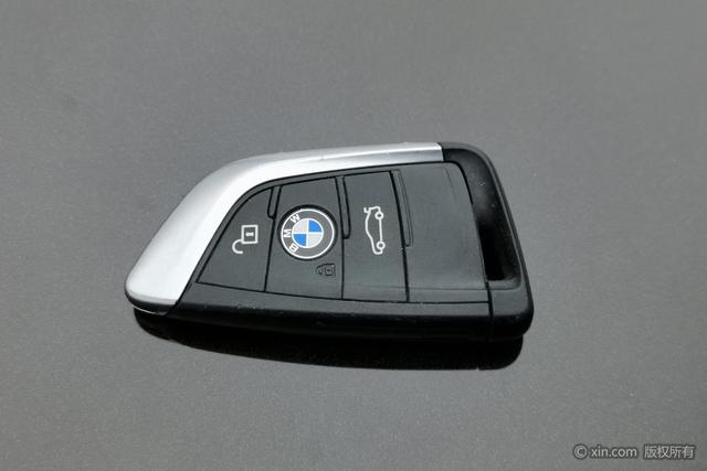 BMW X1 2019 s Drive 18 Li — фото 6
