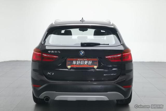 BMW X1 2019 s Drive 18 Li — фото 3