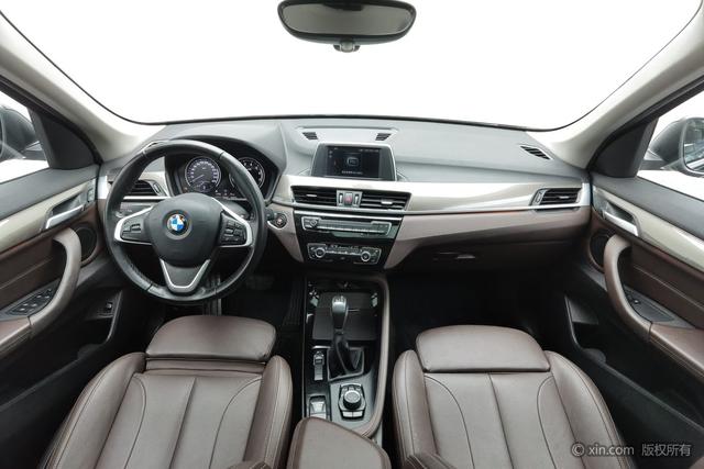 BMW X1 2019 s Drive 18 Li — фото 12