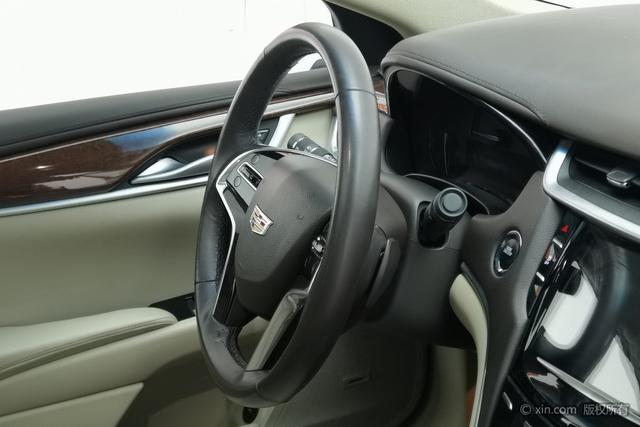 Cadillac XTS 2017 — фото 16