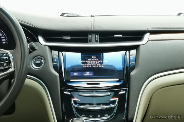 Cadillac XTS 2017 — фото 11