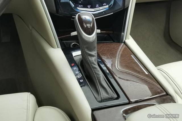 Cadillac XTS 2017 — фото 14