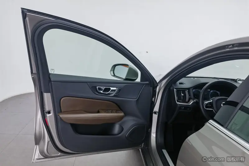 Volvo S60 — фото 16