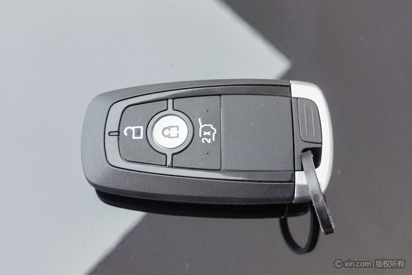 Ford Edge 2025 L 2.0T EcoBoost E мест Luxury