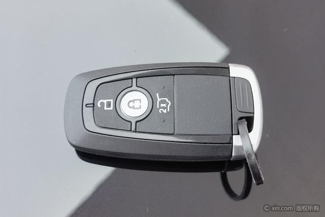 Ford Edge 2025 L 2.0 T Eco Boost EHybrid 2 WD Luxury — фото 6