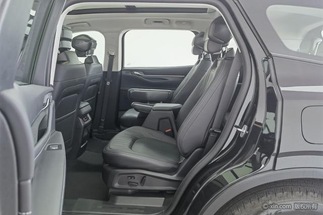 Ford Edge 2025 L 2.0 T Eco Boost EHybrid 2 WD Luxury — фото 20