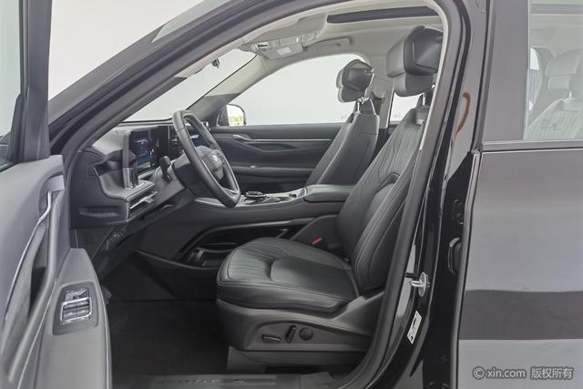 Ford Edge 2025 L 2.0 T Eco Boost EHybrid 2 WD Luxury — фото 18