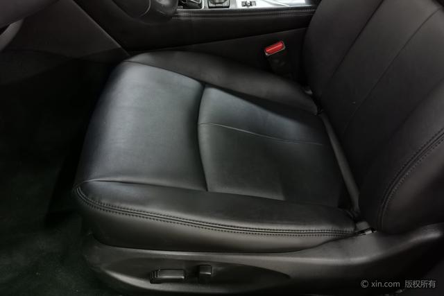 Infiniti Q50L 2015 2.0 T — фото 18